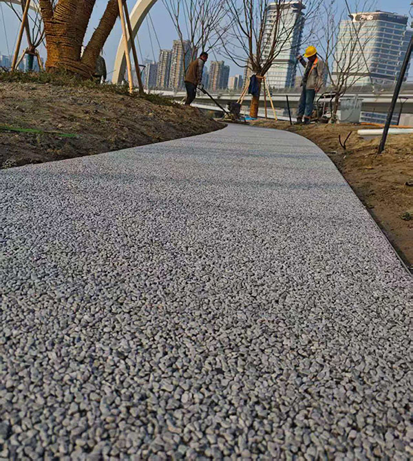 江河匯東岸公園天然露骨料工程